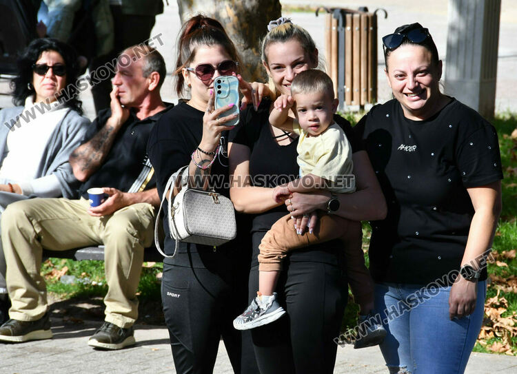 Заупокойна молитва за загиналите воини отслужиха пред паметника на Незнайния воин
