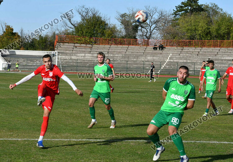 ОФК „Хасково“ мина безпроблемно през „Секирово“