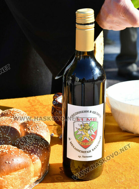 Заупокойна молитва за загиналите воини отслужиха пред паметника на Незнайния воин