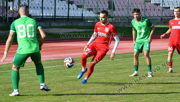 ОФК „Хасково“ мина безпроблемно през „Секирово“