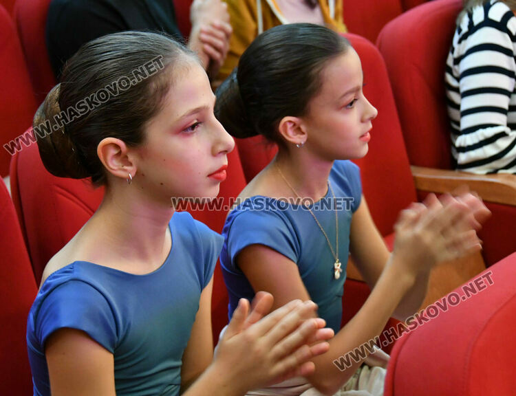 Над 500 деца показват таланти на Арт фестивала „Фантазия“ 