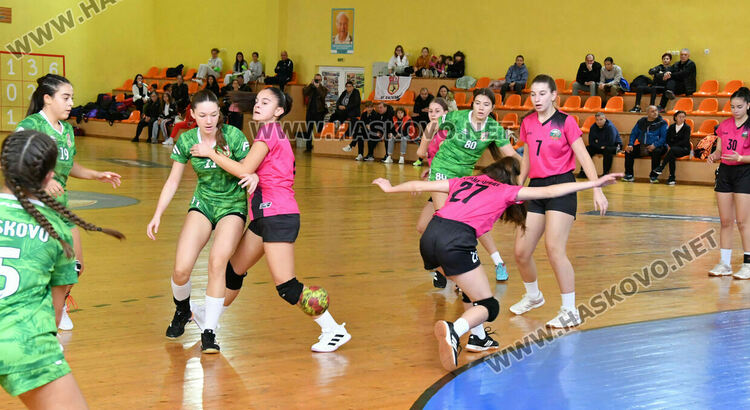 Започнаха срещите от първенството по хандбал за девойки