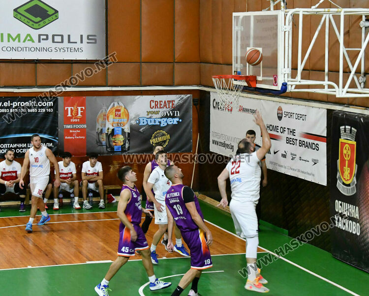 „Хасково“ с втора поредна загуба след поражение от „Политехника“