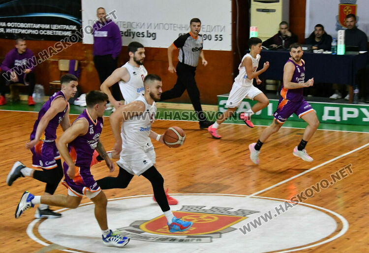 „Хасково“ с втора поредна загуба след поражение от „Политехника“