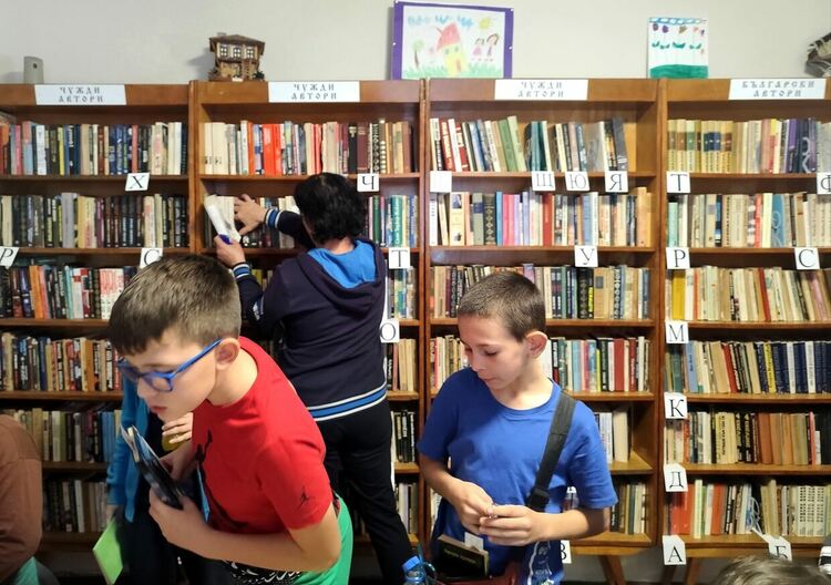 Библиотека отвори врати в хасковското село Мандра 