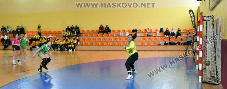 Започнаха срещите от първенството по хандбал за девойки