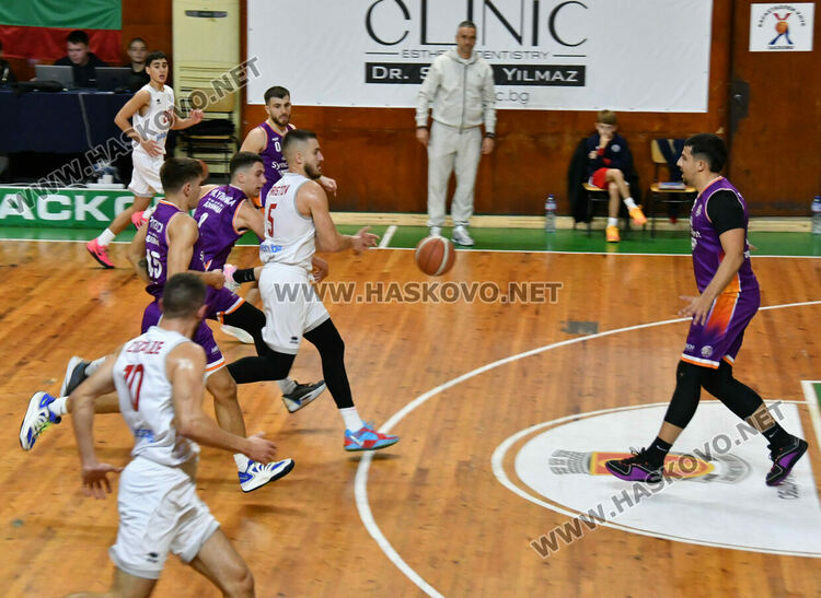 „Хасково“ с втора поредна загуба след поражение от „Политехника“