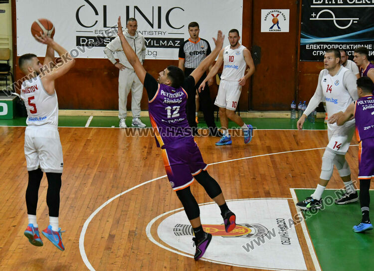 „Хасково“ с втора поредна загуба след поражение от „Политехника“