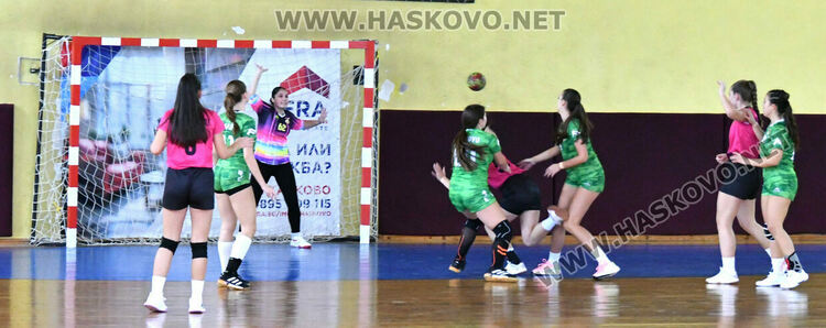 Започнаха срещите от първенството по хандбал за девойки