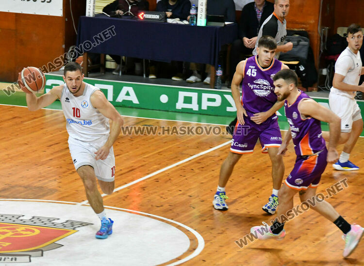 „Хасково“ с втора поредна загуба след поражение от „Политехника“