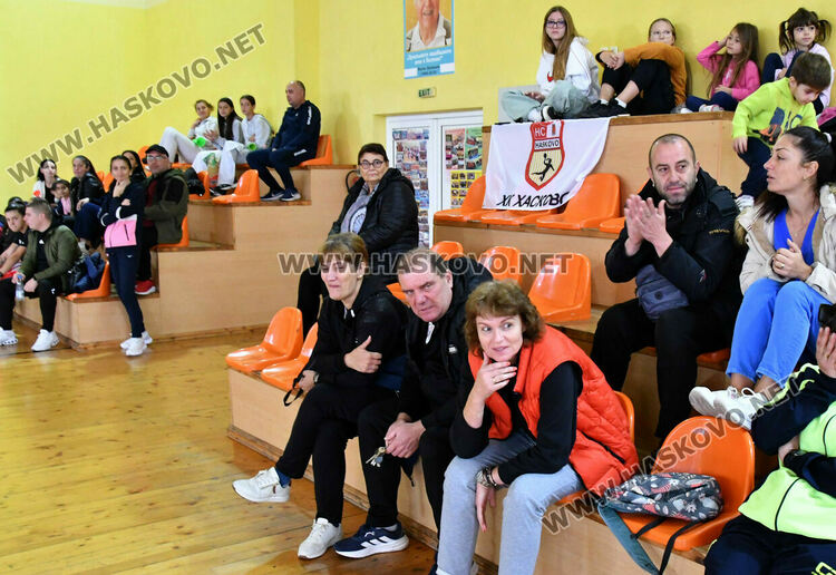 Започнаха срещите от първенството по хандбал за девойки