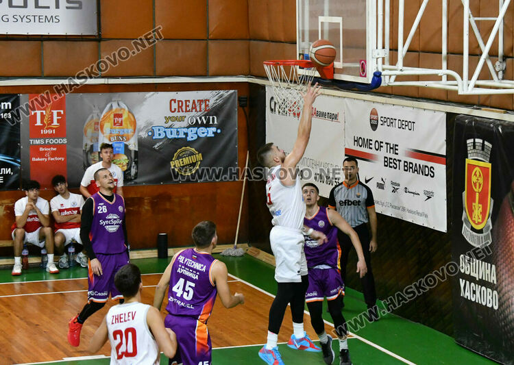 „Хасково“ с втора поредна загуба след поражение от „Политехника“