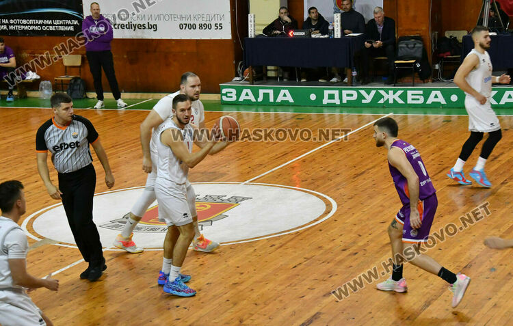 „Хасково“ с втора поредна загуба след поражение от „Политехника“