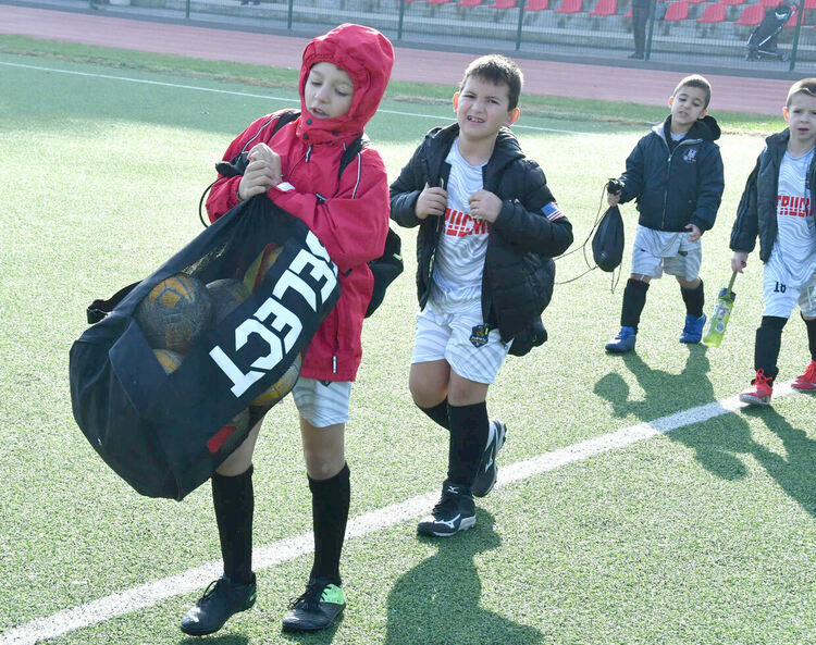 Стартираха мачовете от футболния турнир за деца „Goalside Cup“
