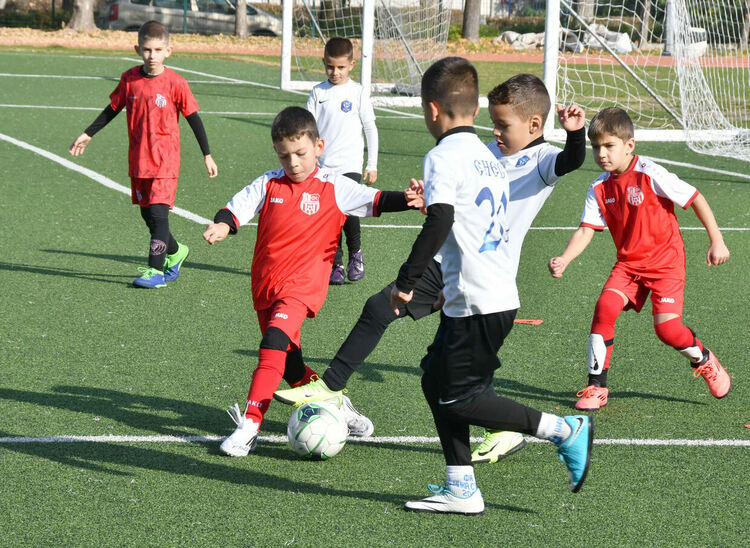 Стартираха мачовете от футболния турнир за деца „Goalside Cup“