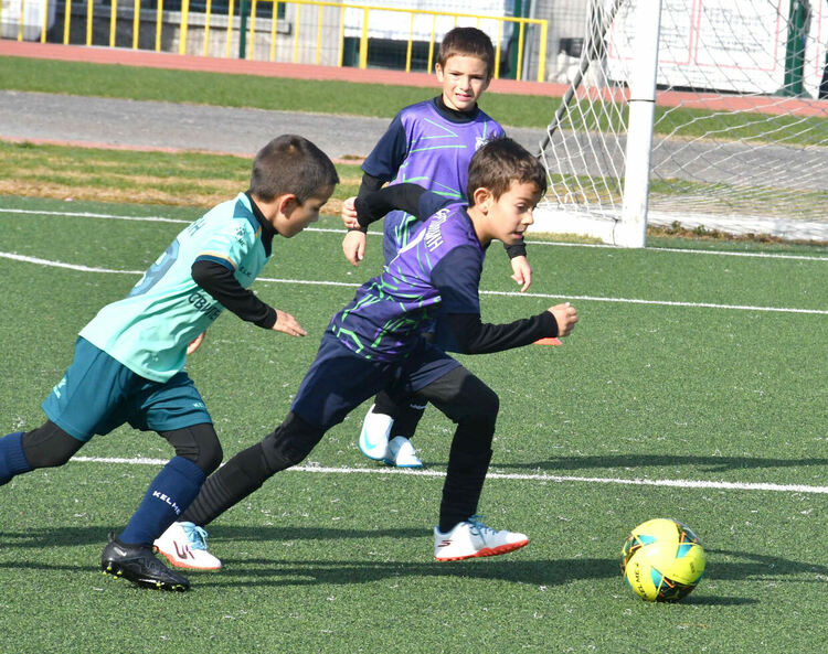 Стартираха мачовете от футболния турнир за деца „Goalside Cup“