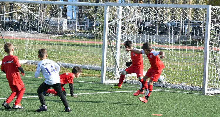 Стартираха мачовете от футболния турнир за деца „Goalside Cup“