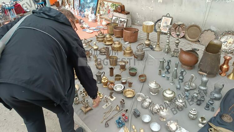 Месингови съдове от страната на Хамлет се разграбиха за ден от Битака в Кърджали