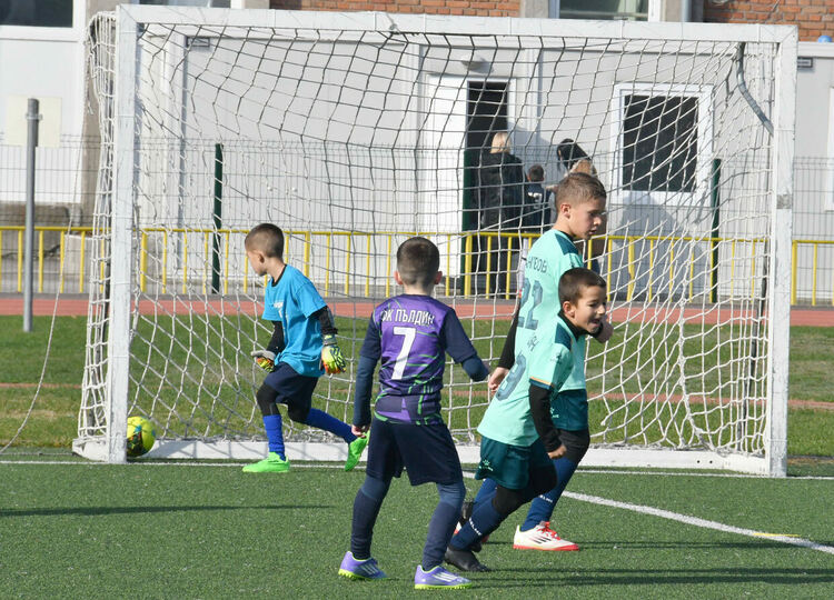 Стартираха мачовете от футболния турнир за деца „Goalside Cup“