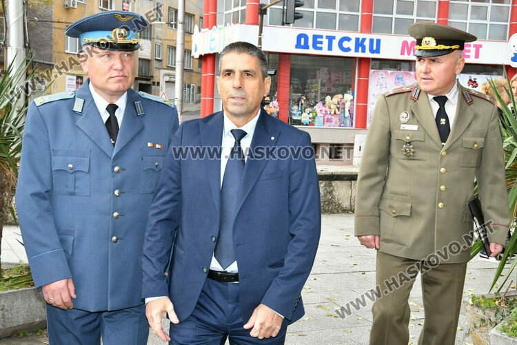 Военните откриха нов изнесен офис за набиране на кандидати за служба в Хасково