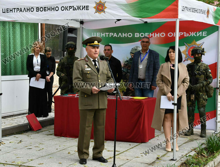 Военните откриха нов изнесен офис за набиране на кандидати за служба в Хасково