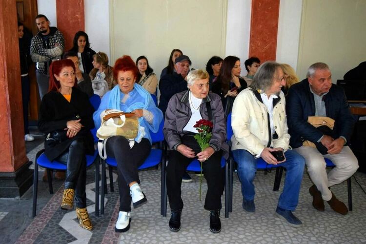 В Асеновград вече има паметна плоча на актрисата Надя Тодорова