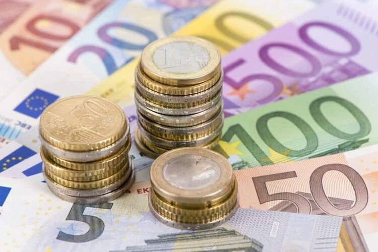 В Новогодишната нощ потребителите ще могат да плащат и в левове, и в евро