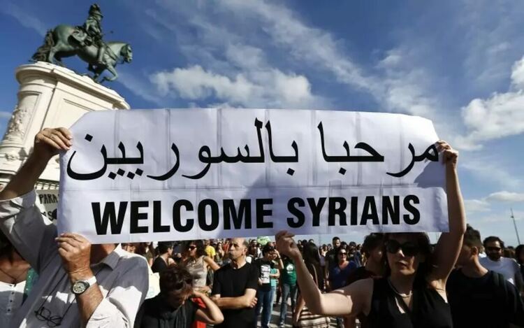 Точно десет години след като приветства бежанците от Сирия, Европа е на път да ги депортира обратно.