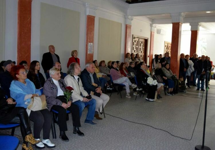 В Асеновград вече има паметна плоча на актрисата Надя Тодорова