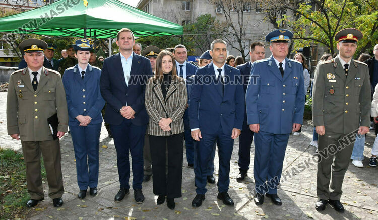 Военните откриха нов изнесен офис за набиране на кандидати за служба в Хасково