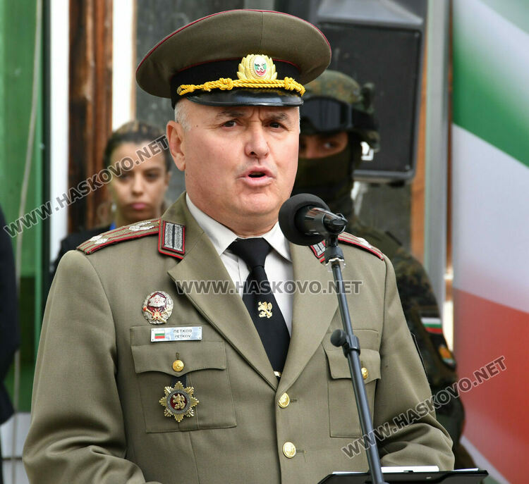 Военните откриха нов изнесен офис за набиране на кандидати за служба в Хасково