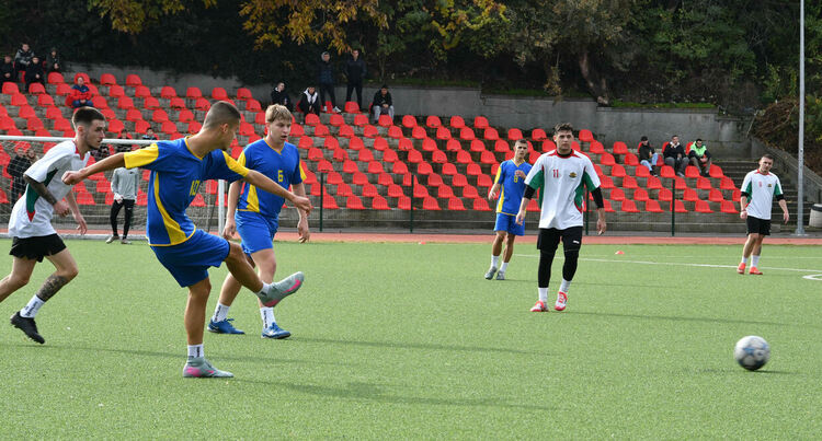 Станаха ясни шампионите на ученическите игри по футбол в Хасково