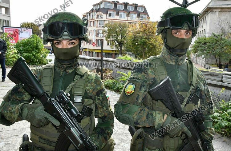 Военните откриха нов изнесен офис за набиране на кандидати за служба в Хасково