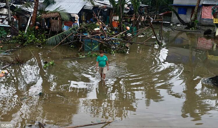 Над 100 загинали след тайфуна „Калмаеги“ – Филипините в бедствено положение