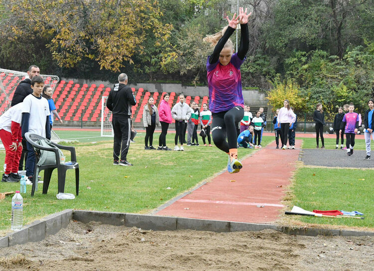 Ясни са два от шампионските отбори на ученическите игри по лека атлетика 