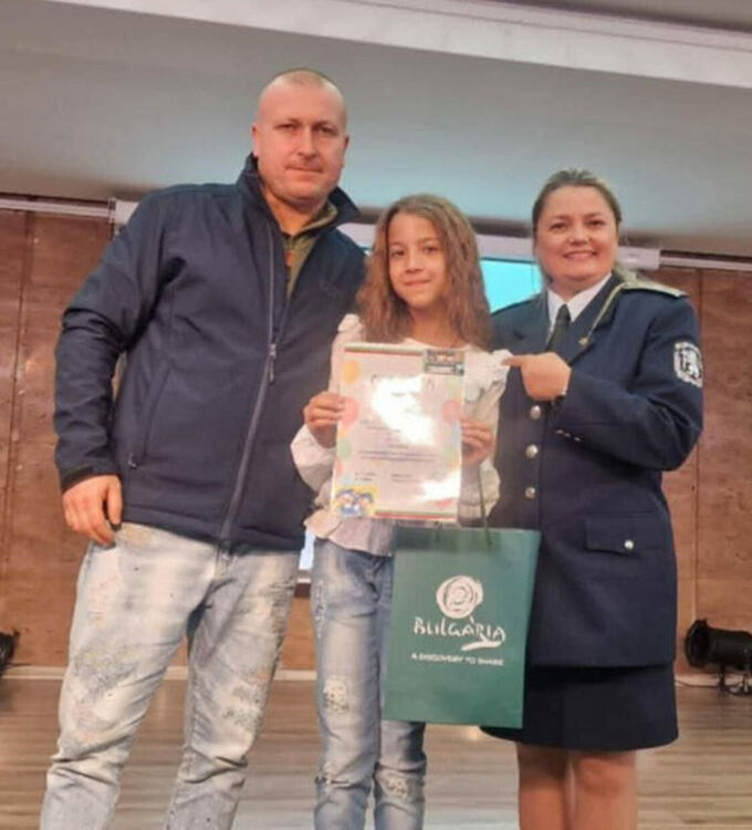 Двама ученици от Кърджали са отличени в национален конкурс на МВР за детска рисунка