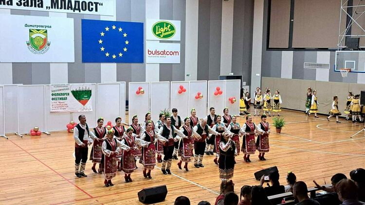 Благотворителен концерт в Димитровград събра над 11 хил. лв. в подкрепа на Валентин