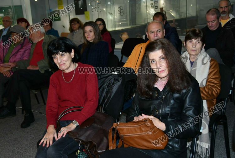 Представиха в РИМ-Хасково най-новата книга на бившия премиер Филип Димитров  