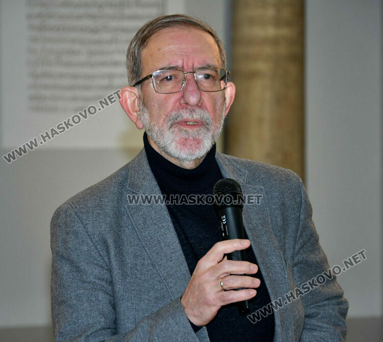 Представиха в РИМ-Хасково най-новата книга на бившия премиер Филип Димитров  