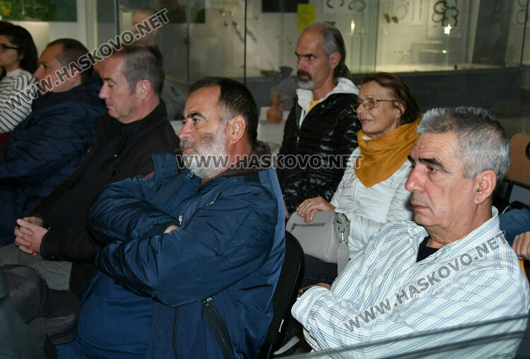 Представиха в РИМ-Хасково най-новата книга на бившия премиер Филип Димитров  