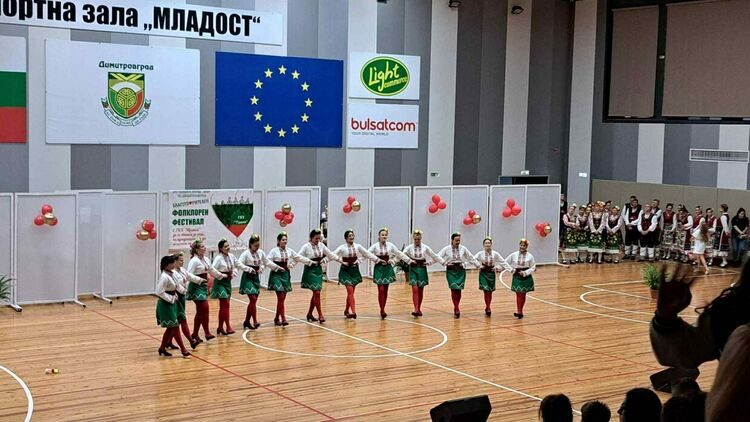 Благотворителен концерт в Димитровград събра над 11 хил. лв. в подкрепа на Валентин