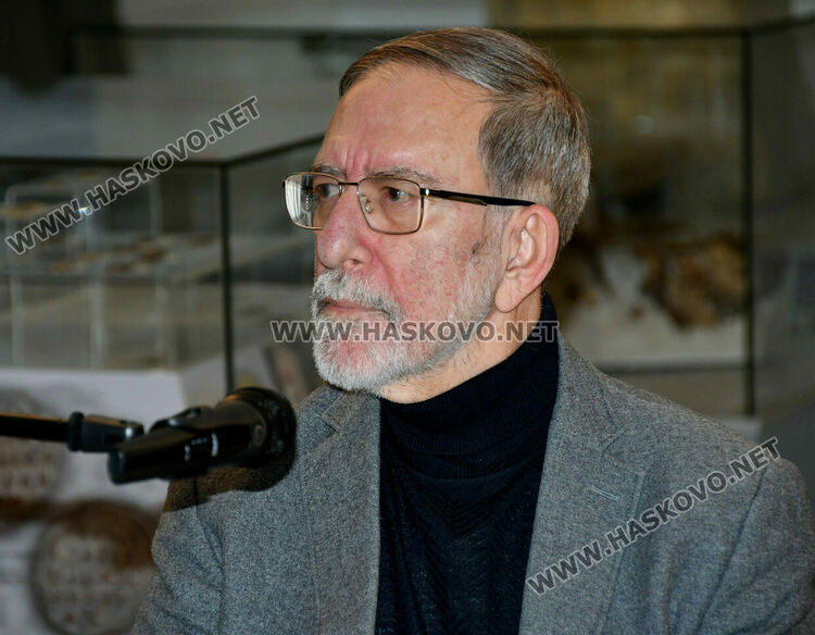 Представиха в РИМ-Хасково най-новата книга на бившия премиер Филип Димитров  