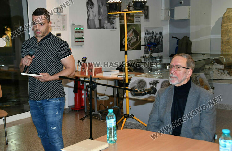 Представиха в РИМ-Хасково най-новата книга на бившия премиер Филип Димитров  