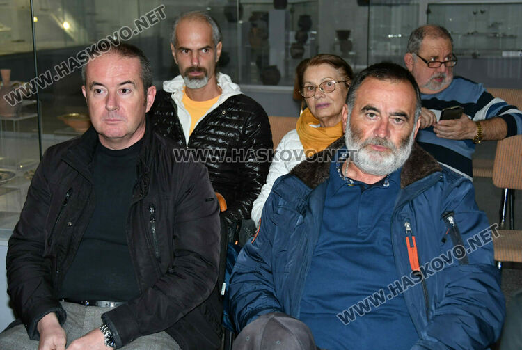 Представиха в РИМ-Хасково най-новата книга на бившия премиер Филип Димитров  