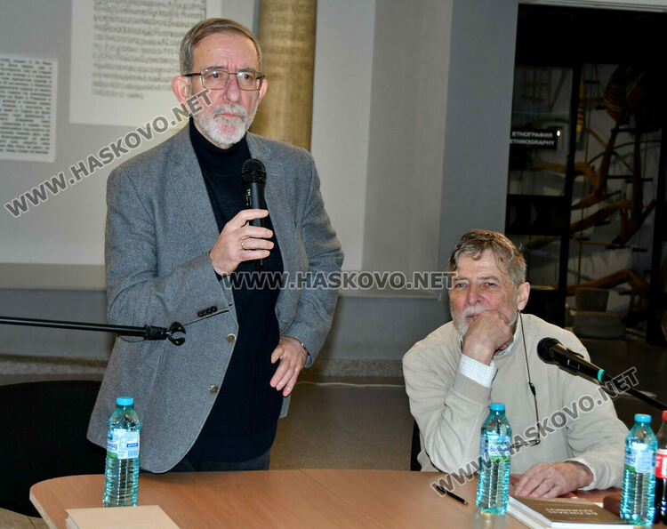 Представиха в РИМ-Хасково най-новата книга на бившия премиер Филип Димитров  