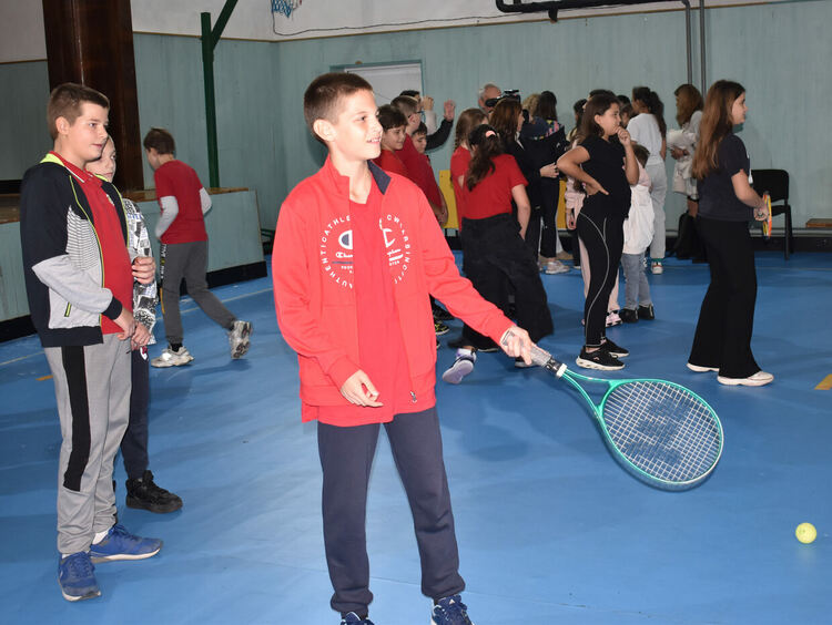 Фондацията на Григор Димитров с открит урок по тенис в СУ „Васил Левски“ в Хасково