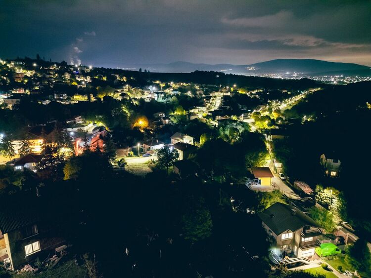 Продължава работата по проекта за подмяна на уличното осветление в община Перник