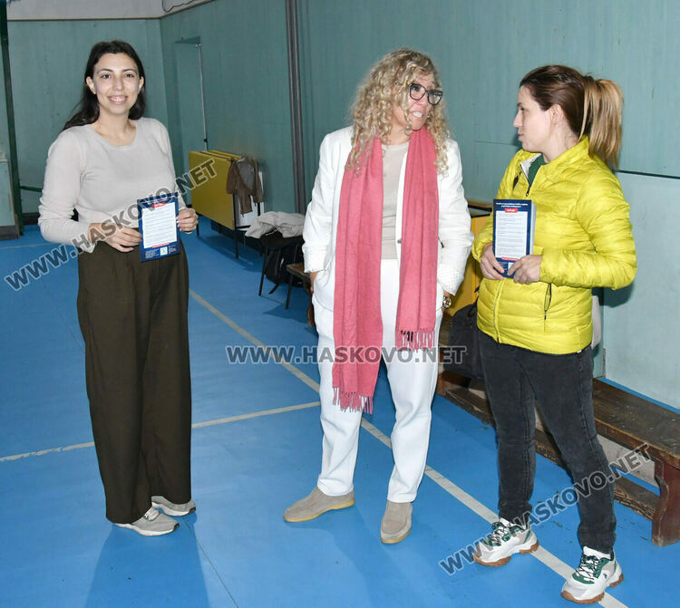 Фондацията на Григор Димитров с открит урок по тенис в СУ „Васил Левски“ в Хасково