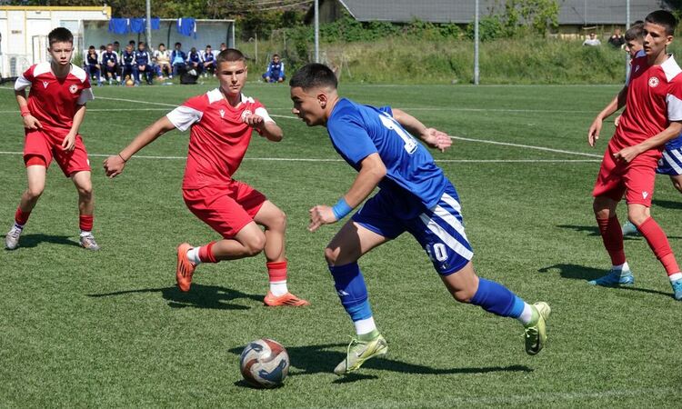 Ернан Ангелов по стъпките на именития си баща с екипа на „Левски“