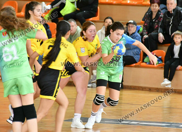 Младите надежди на хандбалния „Хасково“ с отличен старт на сезона